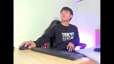 Evans Williams online show from 17, 2, 2025