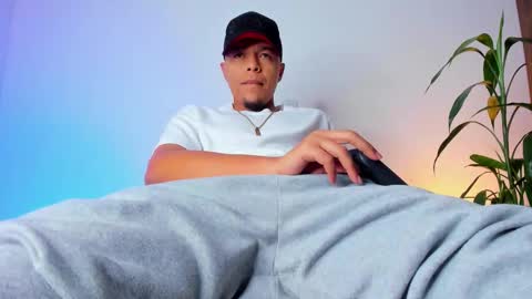 Snapshot of satanas_333 chatting on 12, 11, 2025 online show from 12, 11, 2025