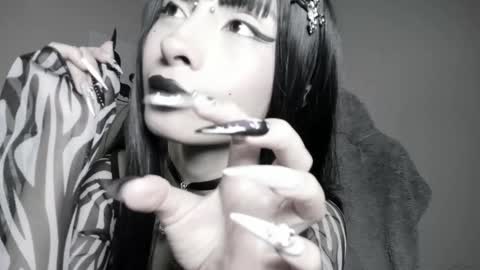    im expecting 300 thumbs up on my altar online show from 18, 1, 2025