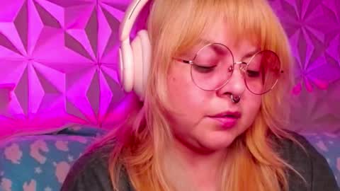 Snapshot of satyn_doll chatting on 14, 10, 2025 Gina George online show from 14, 10, 2025