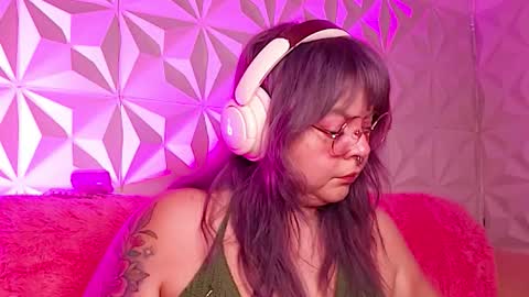 Snapshot of satyn_doll chatting on 24, 10, 2025 Gina George online show from 24, 10, 2025