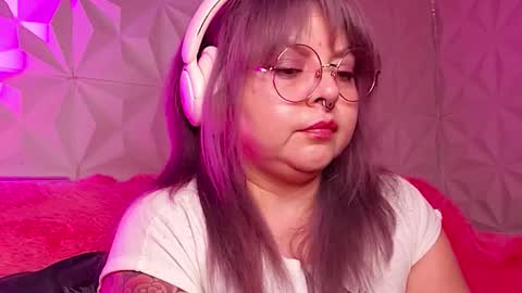 Snapshot of satyn_doll chatting on 26, 10, 2025 Gina George online show from 26, 10, 2025