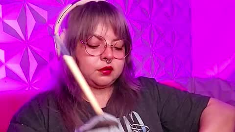 Snapshot of satyn_doll chatting on 28, 10, 2025 Gina George online show from 28, 10, 2025