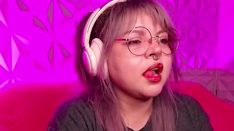 Snapshot of satyn_doll chatting on 29, 10, 2025 Gina George online show from 29, 10, 2025