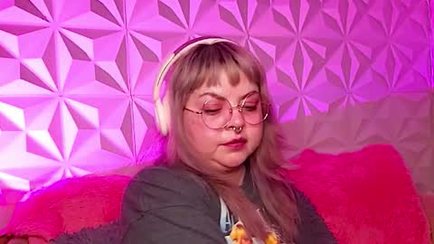 Snapshot of satyn_doll chatting on 27, 11, 2025 Gina George online show from 27, 11, 2025