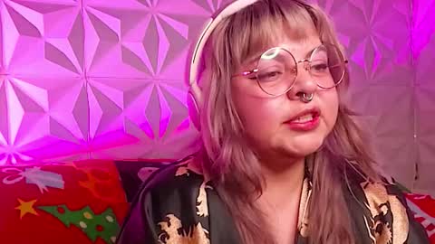 Snapshot of satyn_doll chatting on 14, 12, 2025 Gina George online show from 14, 12, 2025