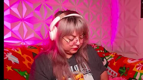 Snapshot of satyn_doll chatting on 23, 12, 2025 Gina George online show from 23, 12, 2025