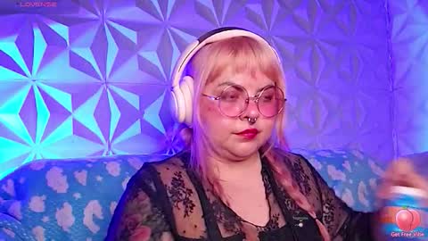 Gina George online show from 27, 3, 2026