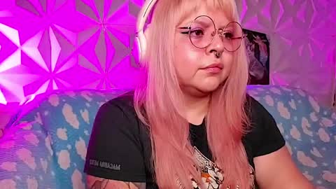 Gina George online show from 26, 4, 2026