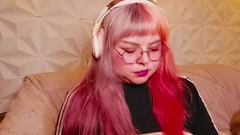 Gina George online show from 26, 7, 2026
