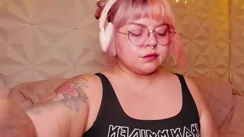 Gina George online show from 28, 7, 2026