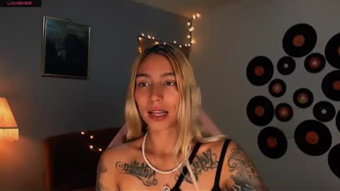 I AM JENN  online show from 28, 2, 2025