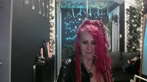 SaucySky online show from 30, 9, 2025