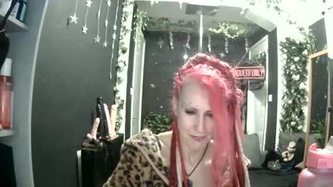 SaucySky online show from 20, 4, 2026