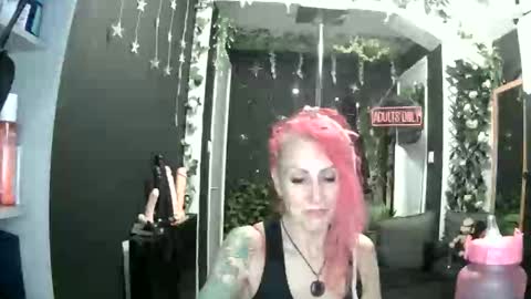 SaucySky online show from 22, 4, 2026