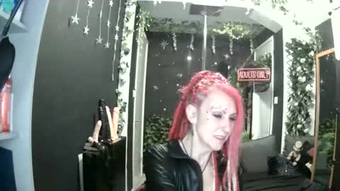 SaucySky online show from 24, 4, 2026