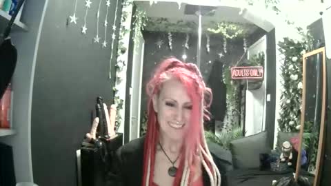 SaucySky online show from 26, 4, 2026