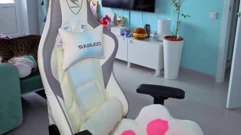 Ariel online show from 6, 4, 2026