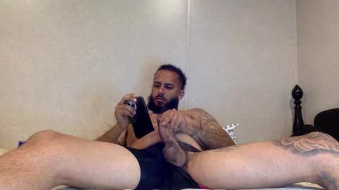 Snapshot of savagebullxxx chatting on 26, 4, 2026 savagebullxxx online show from 26, 4, 2026