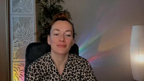 save the qween online show from 28, 4, 2026