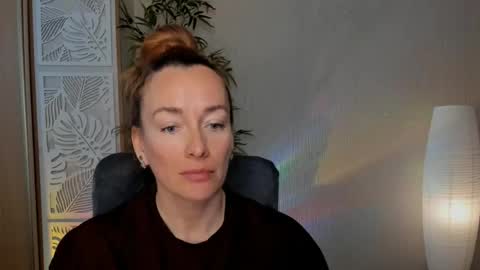 Snapshot of save_the_qween chatting on 4, 5, 2026 save the qween online show from 4, 5, 2026