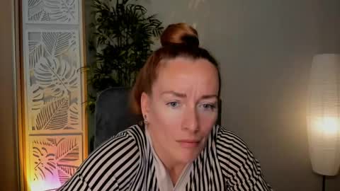 Snapshot of save_the_qween chatting on 4, 6, 2026 save the qween online show from 4, 6, 2026