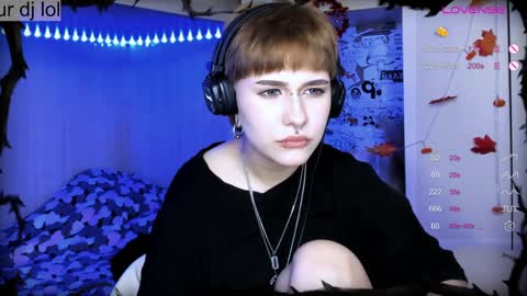 Snapshot of say_mary chatting on 23, 12, 2024 pronoun she. name Mary. age 21. online show from 23, 12, 2024