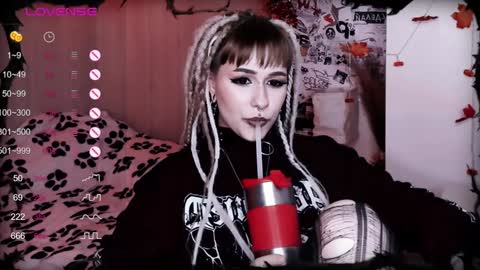 Snapshot of say_mary chatting on 7, 1, 2025 pronoun she. name Mary. age 21. online show from 7, 1, 2025