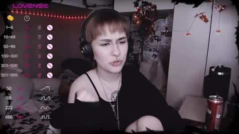 Snapshot of say_mary chatting on 16, 2, 2025 pronoun she. name Mary. age 21. online show from 16, 2, 2025