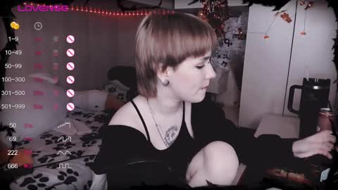 Snapshot of say_mary chatting on 16, 2, 2025 pronoun she. name Mary. age 21. online show from 16, 2, 2025