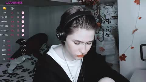 Snapshot of say_mary chatting on 7, 3, 2025 pronoun she. name Mary. age 21. online show from 7, 3, 2025