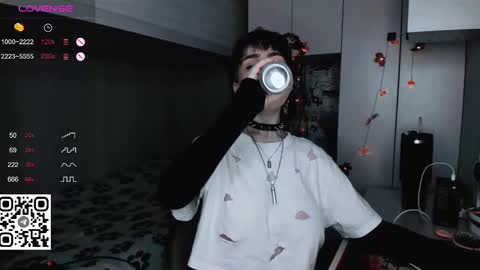 Snapshot of say_mary chatting on 10, 3, 2025 pronoun she. name Mary. age 21. online show from 10, 3, 2025