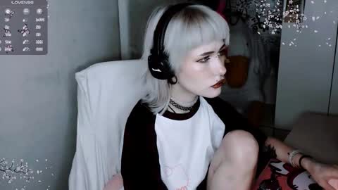 Snapshot of say_mary chatting on 9, 11, 2025 pronoun she. name Mary. age 21. online show from 9, 11, 2025