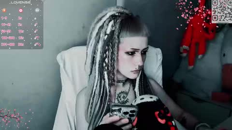 Snapshot of say_mary chatting on 28, 11, 2025 pronoun she. name Mary. age 21. online show from 28, 11, 2025