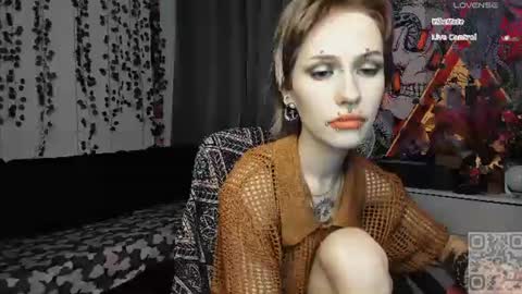 pronoun she. name Mary. age 21. online show from 3, 7, 2026