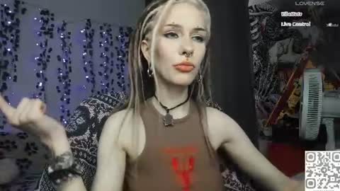 pronoun she. name Mary. age 21. online show from 8, 8, 2026