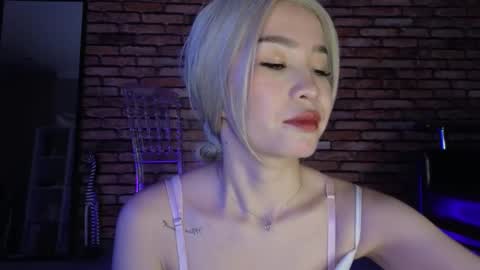 Snapshot of saya_lin chatting on 10, 11, 2025 Saya online show from 10, 11, 2025