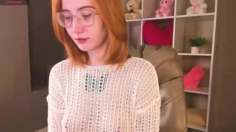 Snapshot of sayl0r_moon chatting on 18, 11, 2025 Kira GMT 7 Mon Thu-Sun 0800am-0200pm online show from 18, 11, 2025