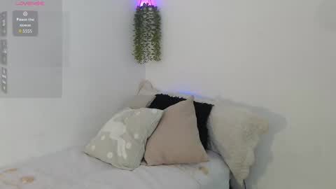 scarlet_100 online show from 27, 4, 2026