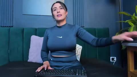 Snapshot of scarlet_edwars chatting on 14, 10, 2025 Scarlet Edwars online show from 14, 10, 2025