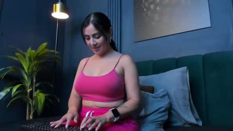 Snapshot of scarlet_edwars chatting on 13, 11, 2025 Scarlet Edwars online show from 13, 11, 2025