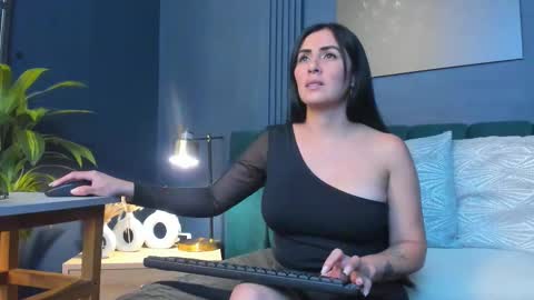 Snapshot of scarlet_edwars chatting on 24, 11, 2025 Scarlet Edwars online show from 24, 11, 2025