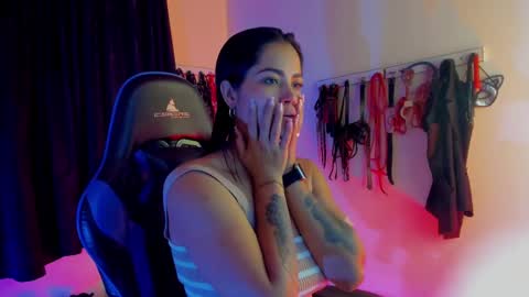 scarlet taylor kennedy online show from 19, 9, 2025