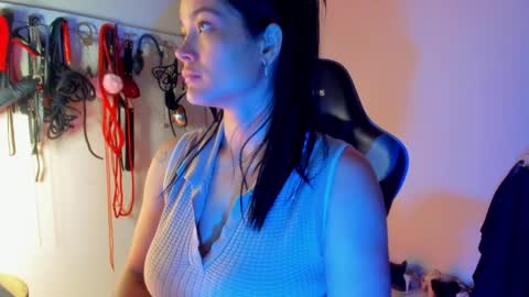 scarlet taylor kennedy online show from 9, 4, 2026