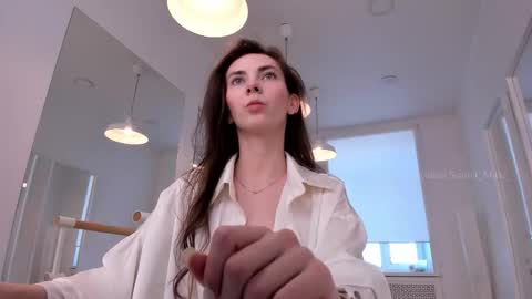 Scarlet online show from 6, 3, 2026