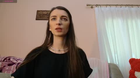 Scarlet online show from 28, 4, 2026