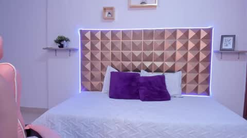 Scarlet  online show from 28, 4, 2026