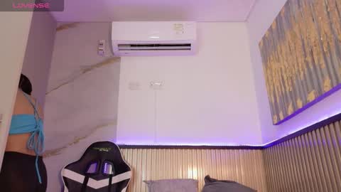 scarlet_vixen_ online show from 3, 2, 2026