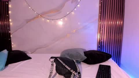 scarlet_vixen_ online show from 24, 7, 2026