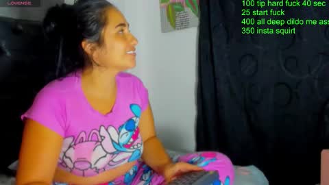 Snapshot of scarletanddanthe chatting on 9, 10, 2025 scarlet and danthe online show from 9, 10, 2025